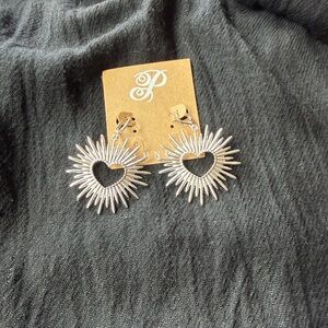 ‼️NWT Plunder Radiant Silver Starburst Earrings